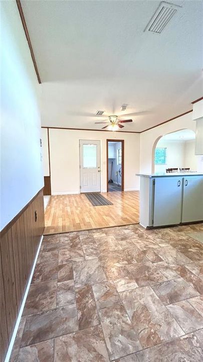 В аренду: $1,775 (3 спален, 1 ванн, 1246 Квадратных фут)