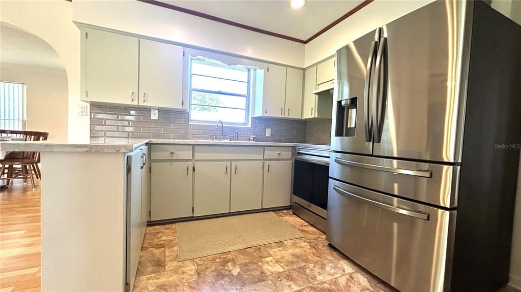 В аренду: $1,775 (3 спален, 1 ванн, 1246 Квадратных фут)