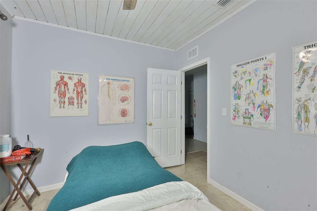 En Venta: $444,900 (4 camas, 2 baños, 2818 Pies cuadrados)