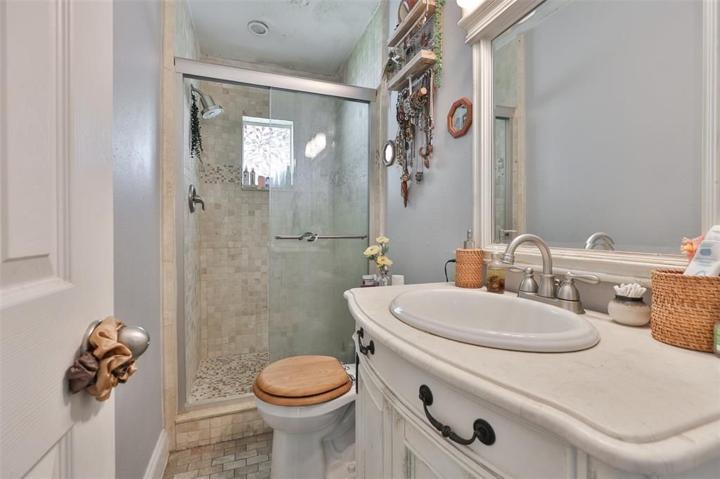 En Venta: $444,900 (4 camas, 2 baños, 2818 Pies cuadrados)