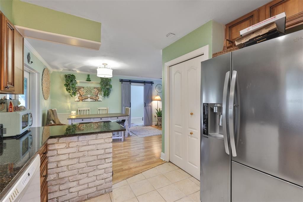 En Venta: $444,900 (4 camas, 2 baños, 2818 Pies cuadrados)