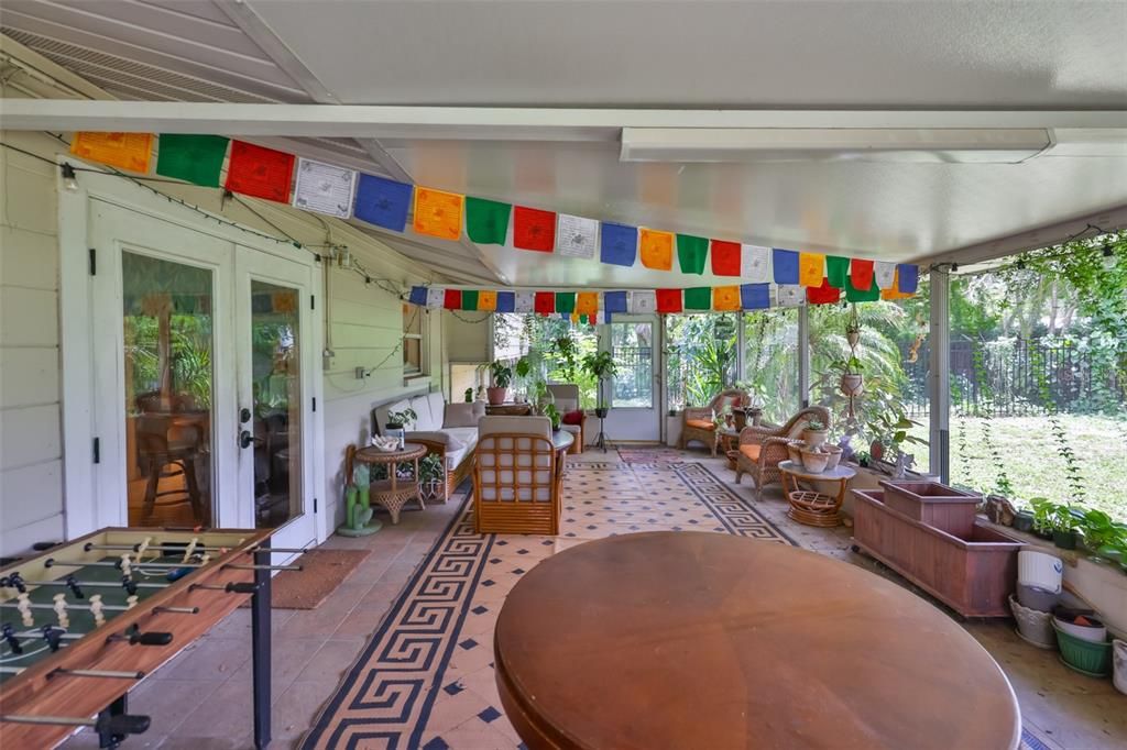 En Venta: $444,900 (4 camas, 2 baños, 2818 Pies cuadrados)