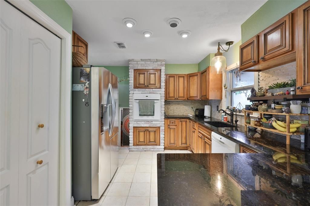 En Venta: $444,900 (4 camas, 2 baños, 2818 Pies cuadrados)