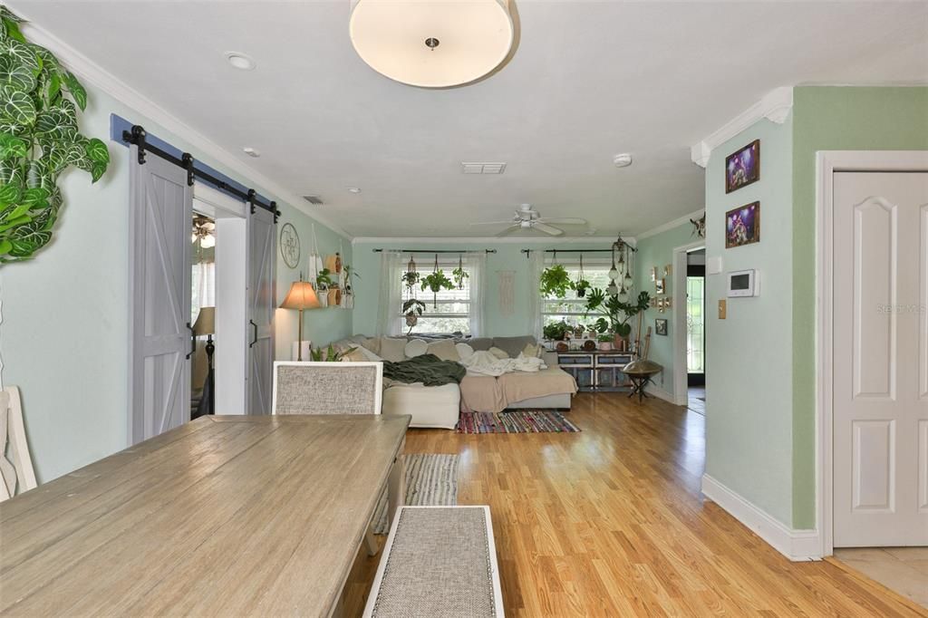 En Venta: $444,900 (4 camas, 2 baños, 2818 Pies cuadrados)