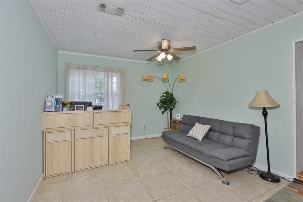 En Venta: $444,900 (4 camas, 2 baños, 2818 Pies cuadrados)