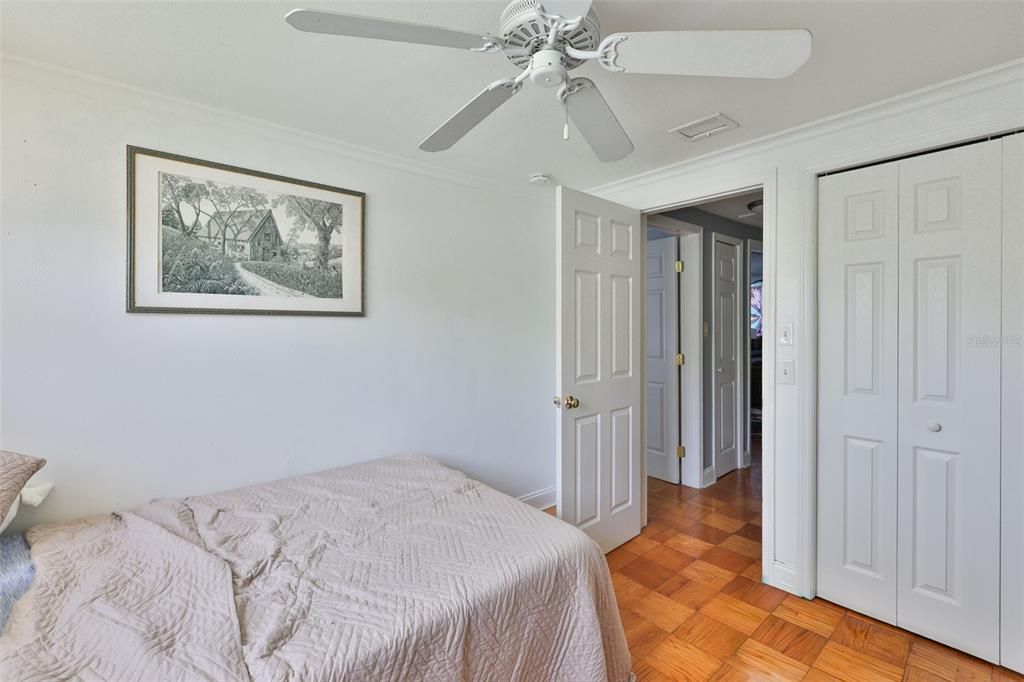 En Venta: $444,900 (4 camas, 2 baños, 2818 Pies cuadrados)