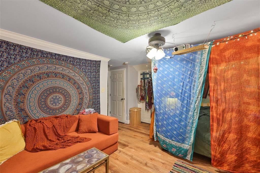 En Venta: $444,900 (4 camas, 2 baños, 2818 Pies cuadrados)
