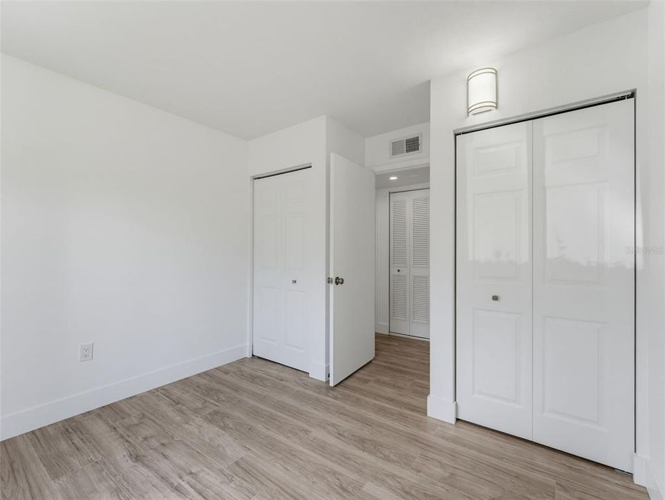 На продажу: $209,000 (2 спален, 2 ванн, 964 Квадратных фут)