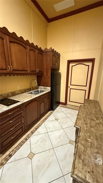 В аренду: $1,350 (2 спален, 1 ванн, 1730 Квадратных фут)