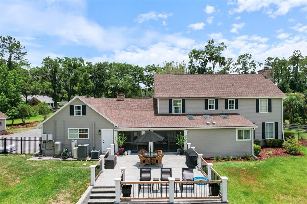 For Sale: $874,999 (4 beds, 3 baths, 4092 Square Feet)