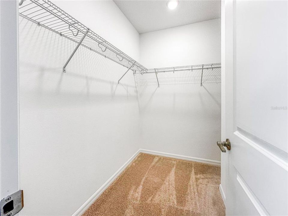 En Renta: $2,500 (4 camas, 3 baños, 2107 Pies cuadrados)
