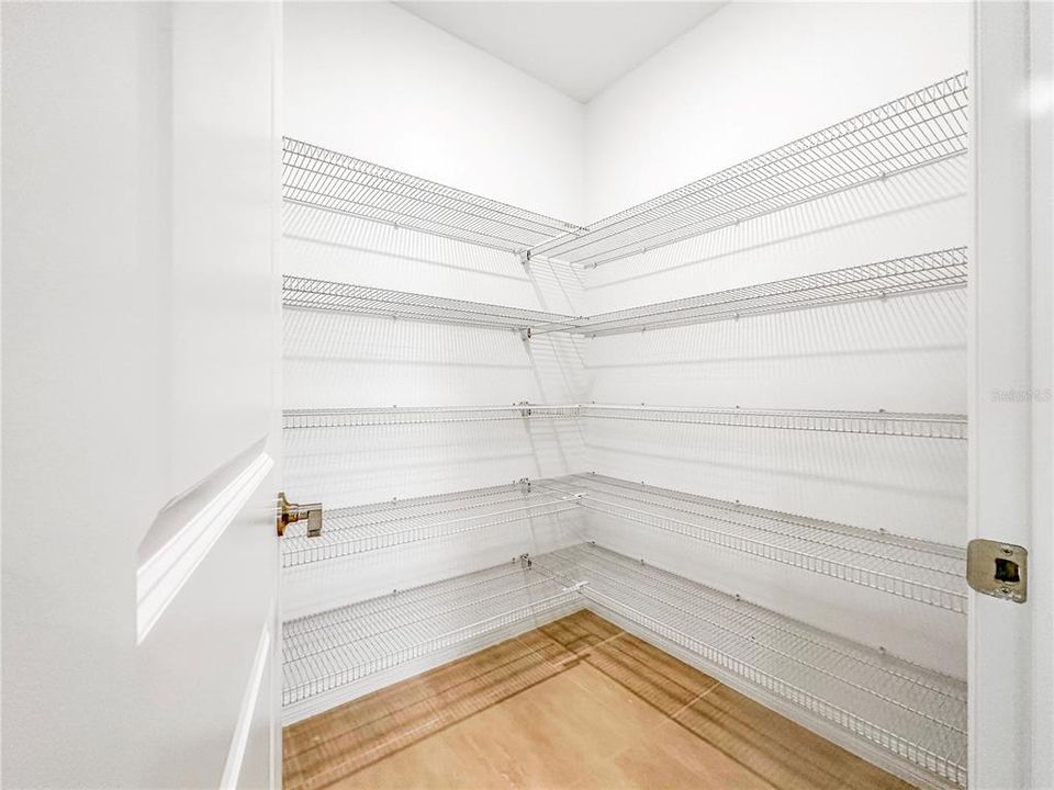 En Renta: $2,500 (4 camas, 3 baños, 2107 Pies cuadrados)