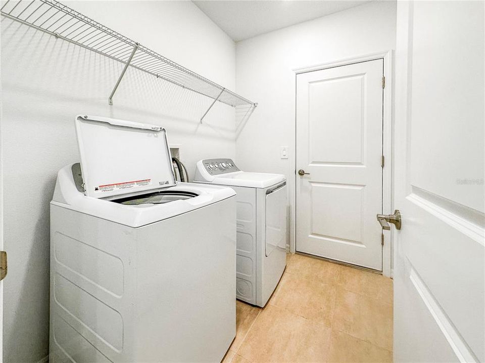 En Renta: $2,500 (4 camas, 3 baños, 2107 Pies cuadrados)