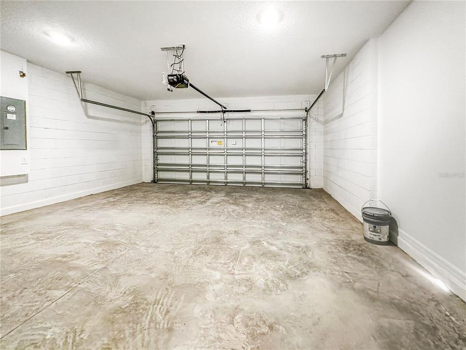 En Renta: $2,500 (4 camas, 3 baños, 2107 Pies cuadrados)