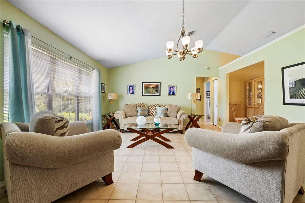Active With Contract: $240,000 (3 beds, 2 baths, 1379 Square Feet)