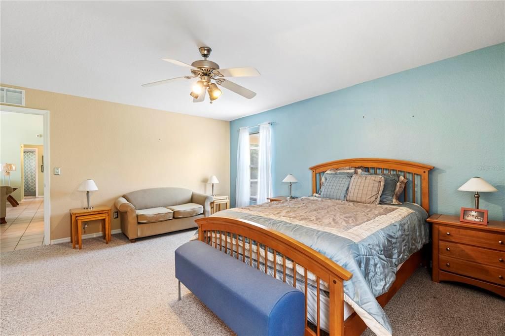 Active With Contract: $240,000 (3 beds, 2 baths, 1379 Square Feet)