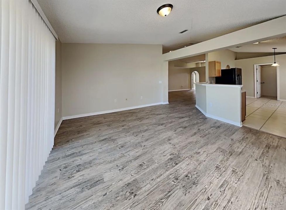 For Rent: $1,800 (4 beds, 2 baths, 1874 Square Feet)