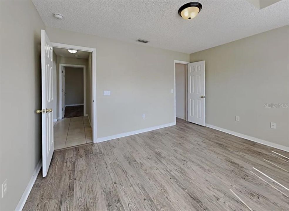 For Rent: $1,800 (4 beds, 2 baths, 1874 Square Feet)