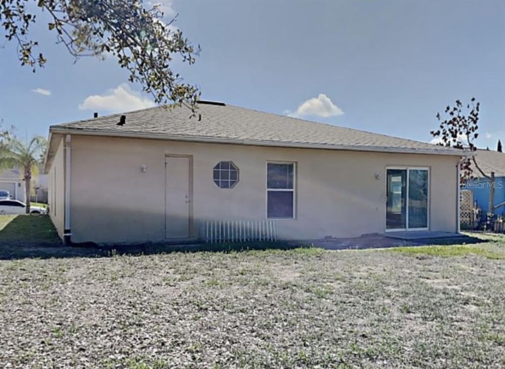 For Rent: $1,800 (4 beds, 2 baths, 1874 Square Feet)