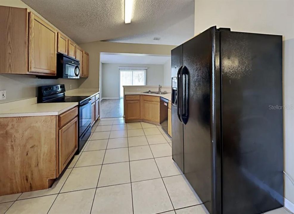 For Rent: $1,800 (4 beds, 2 baths, 1874 Square Feet)