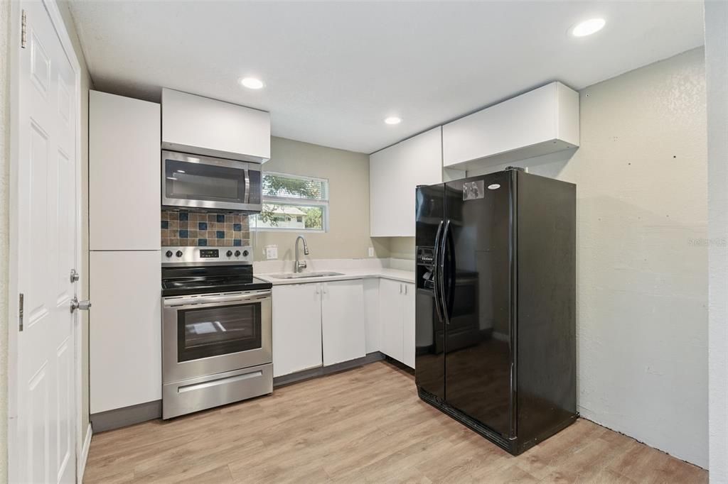 For Rent: $1,545 (2 beds, 1 baths, 954 Square Feet)