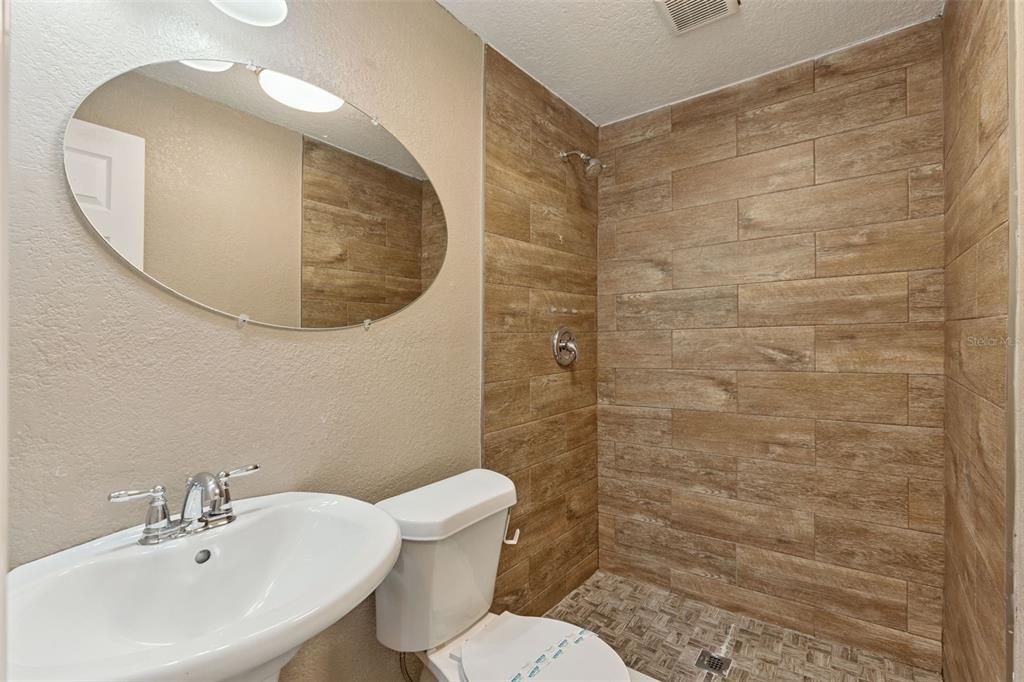 For Rent: $1,545 (2 beds, 1 baths, 954 Square Feet)