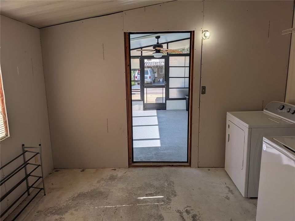 For Rent: $1,400 (2 beds, 2 baths, 864 Square Feet)
