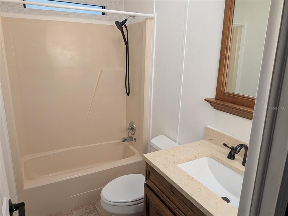 For Rent: $1,400 (2 beds, 2 baths, 864 Square Feet)