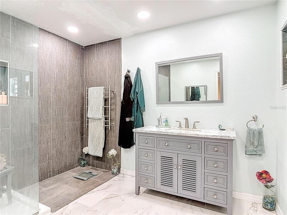 En Venta: $1,575,000 (4 camas, 3 baños, 2979 Pies cuadrados)