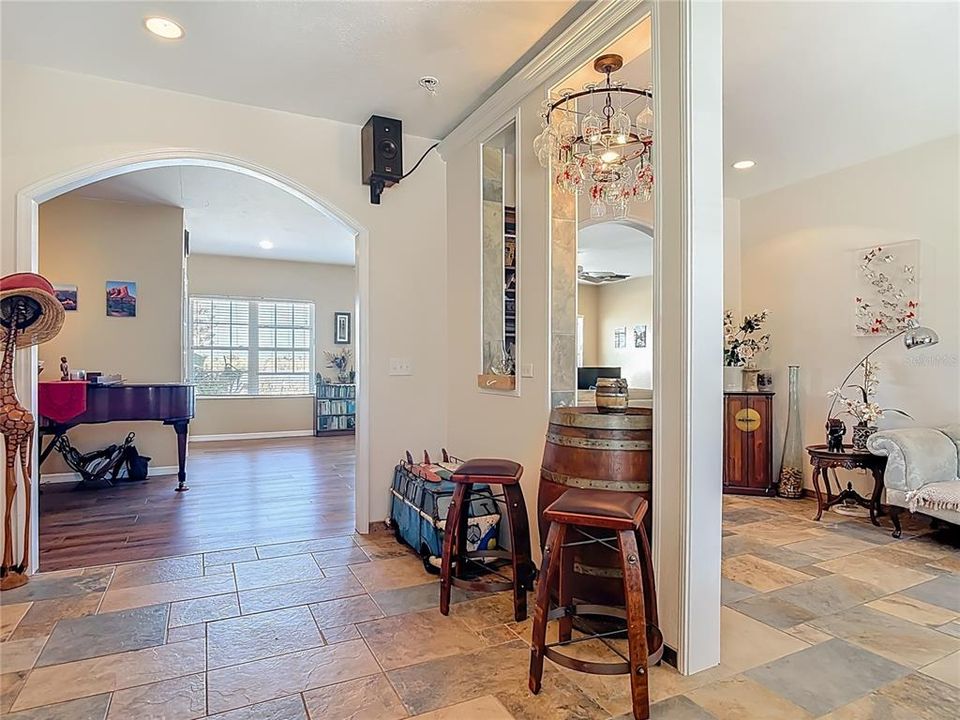 En Venta: $1,575,000 (4 camas, 3 baños, 2979 Pies cuadrados)