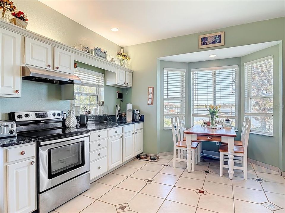 En Venta: $1,575,000 (4 camas, 3 baños, 2979 Pies cuadrados)