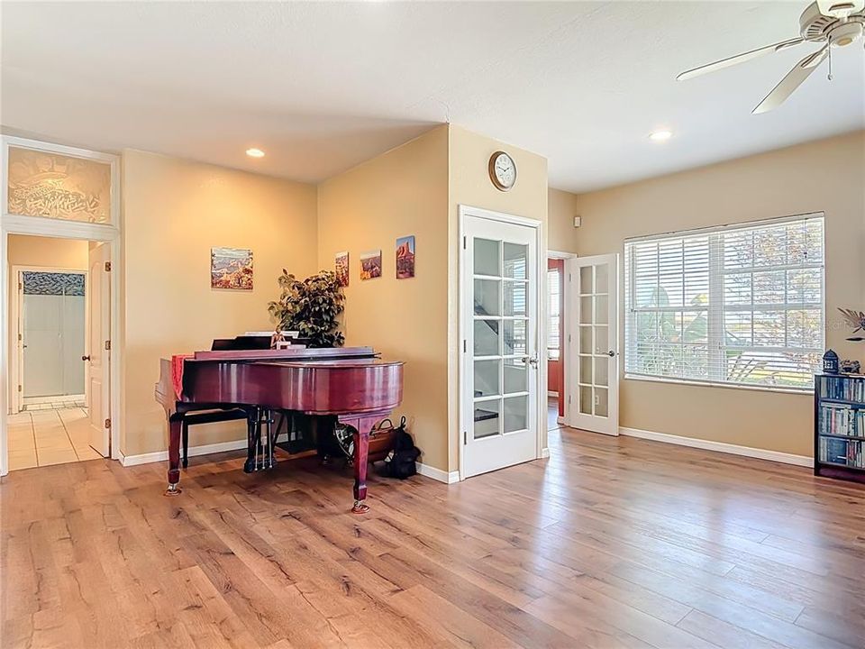 En Venta: $1,575,000 (4 camas, 3 baños, 2979 Pies cuadrados)