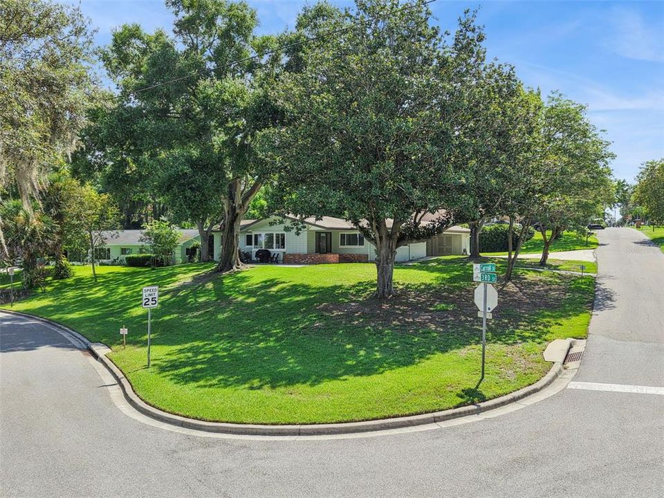 For Sale: $650,000 (3 beds, 2 baths, 1873 Square Feet)