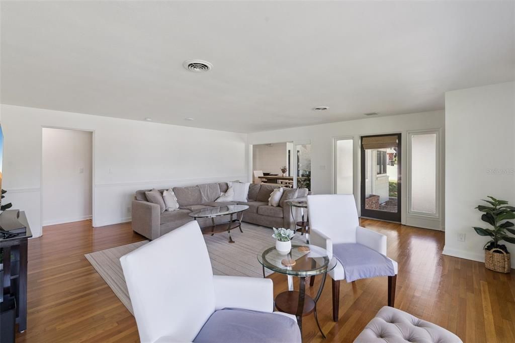For Sale: $650,000 (3 beds, 2 baths, 1873 Square Feet)