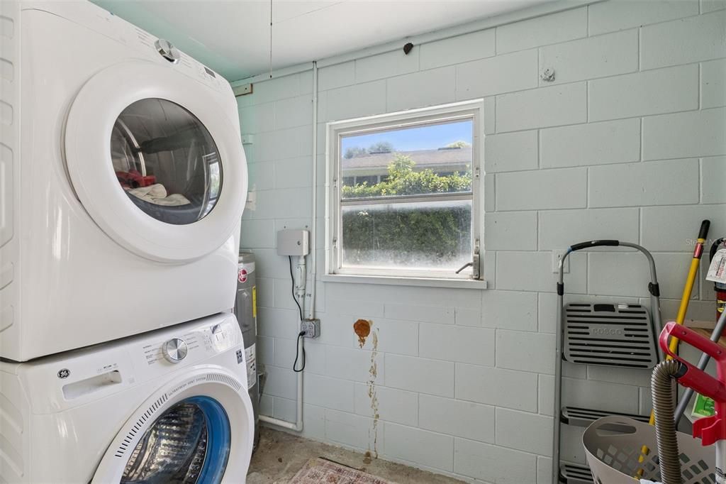 For Sale: $650,000 (3 beds, 2 baths, 1873 Square Feet)