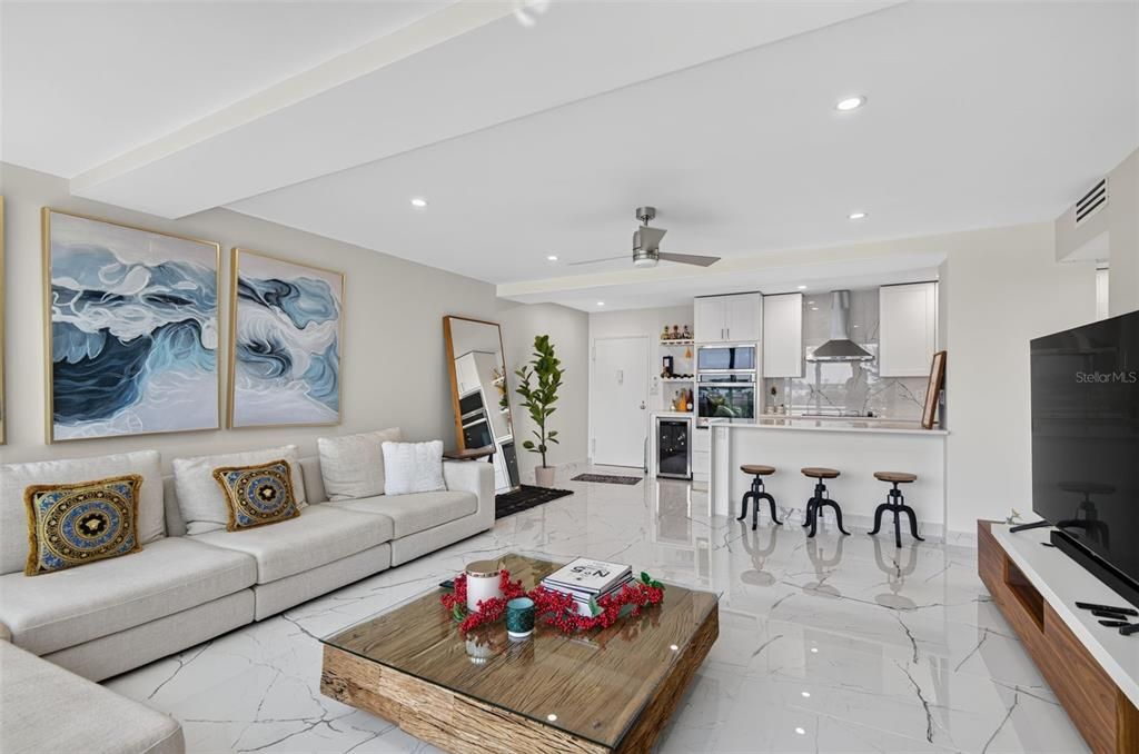 En Venta: $369,000 (2 camas, 2 baños, 1295 Pies cuadrados)