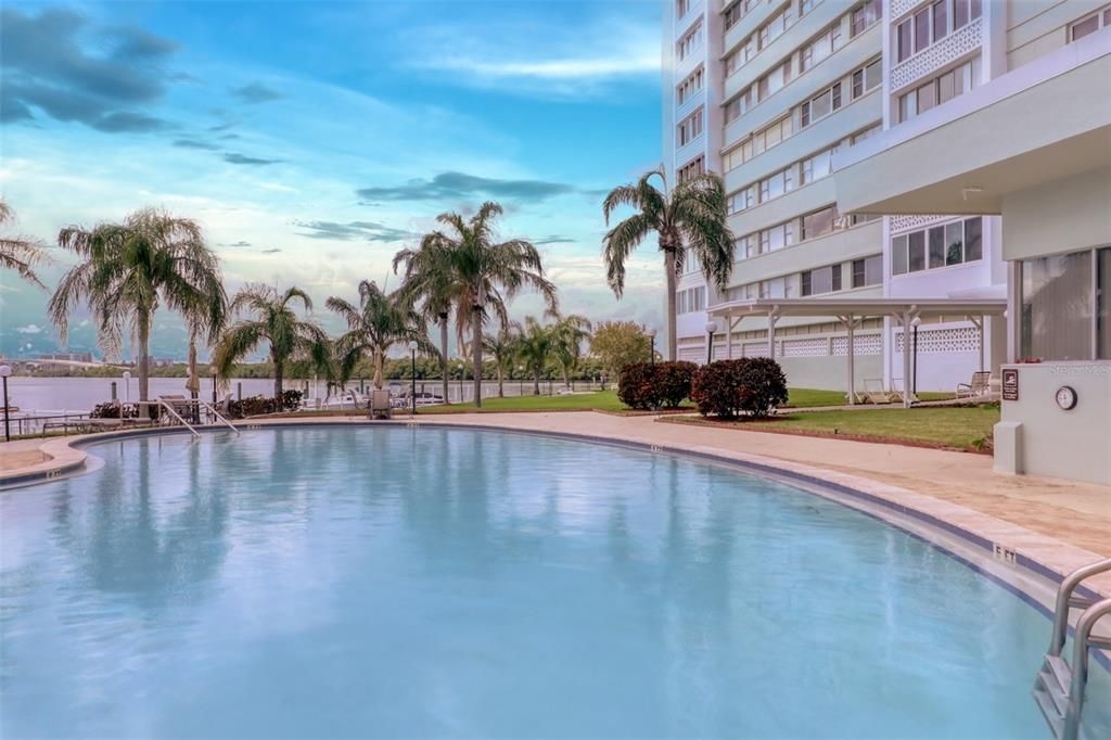En Venta: $369,000 (2 camas, 2 baños, 1295 Pies cuadrados)