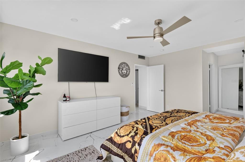 En Venta: $369,000 (2 camas, 2 baños, 1295 Pies cuadrados)
