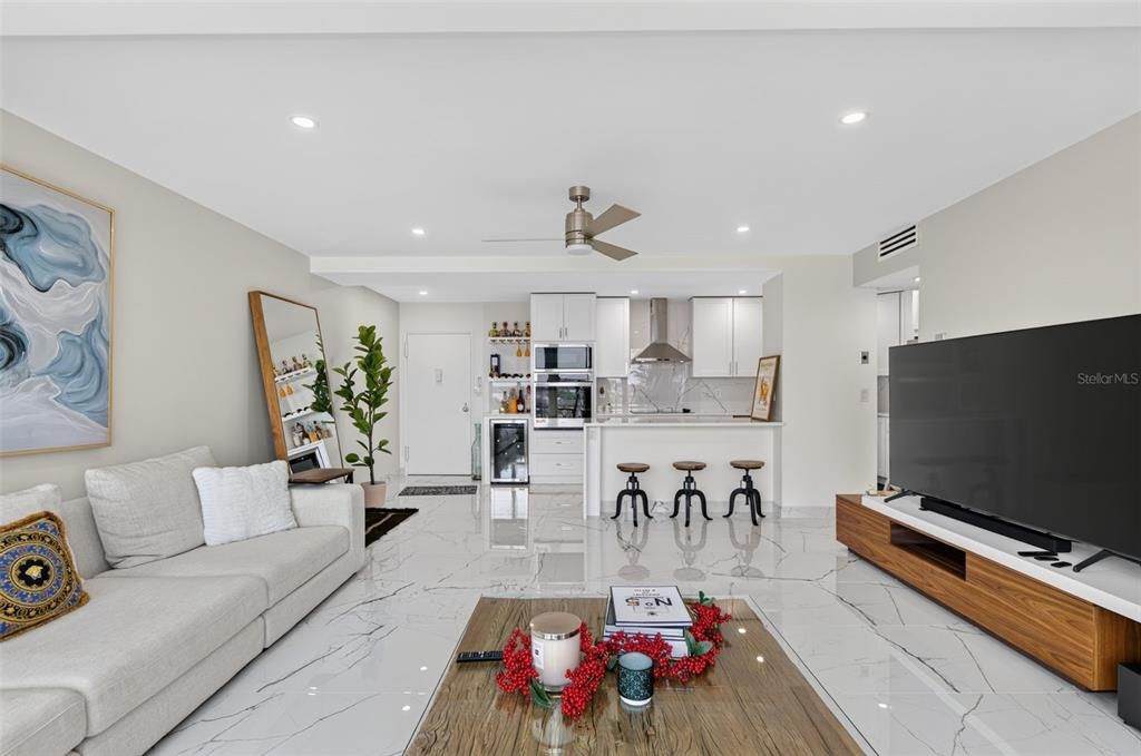 En Venta: $369,000 (2 camas, 2 baños, 1295 Pies cuadrados)