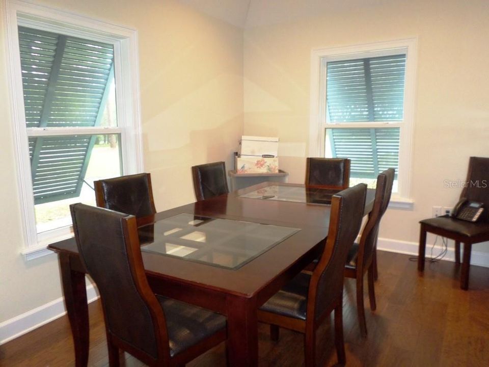 En Venta: $699,000 (0 camas, 0 baños, 2704 Pies cuadrados)