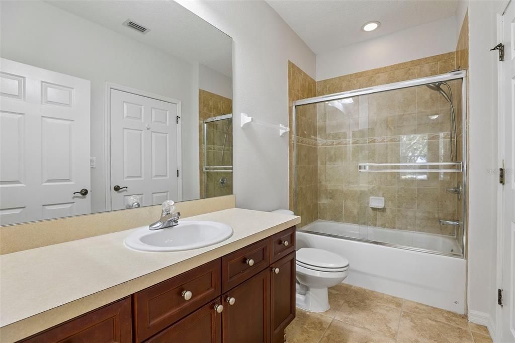 For Sale: $295,000 (2 beds, 2 baths, 1161 Square Feet)