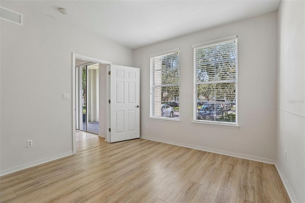 For Sale: $295,000 (2 beds, 2 baths, 1161 Square Feet)
