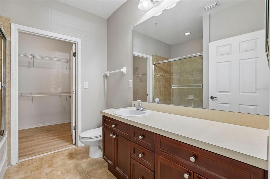 For Sale: $295,000 (2 beds, 2 baths, 1161 Square Feet)