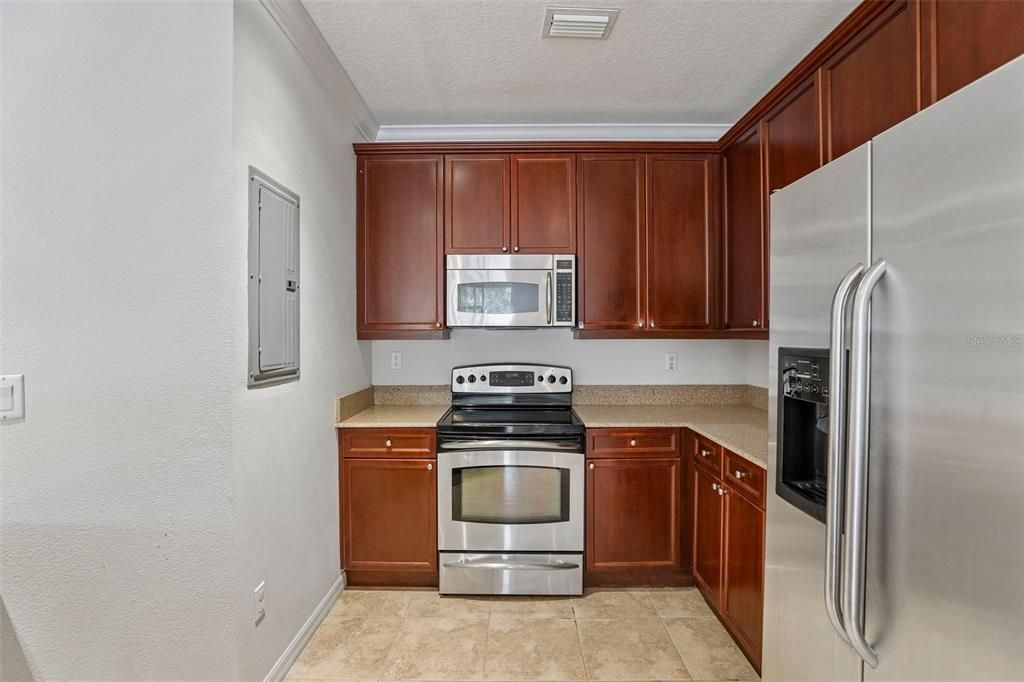 For Sale: $295,000 (2 beds, 2 baths, 1161 Square Feet)