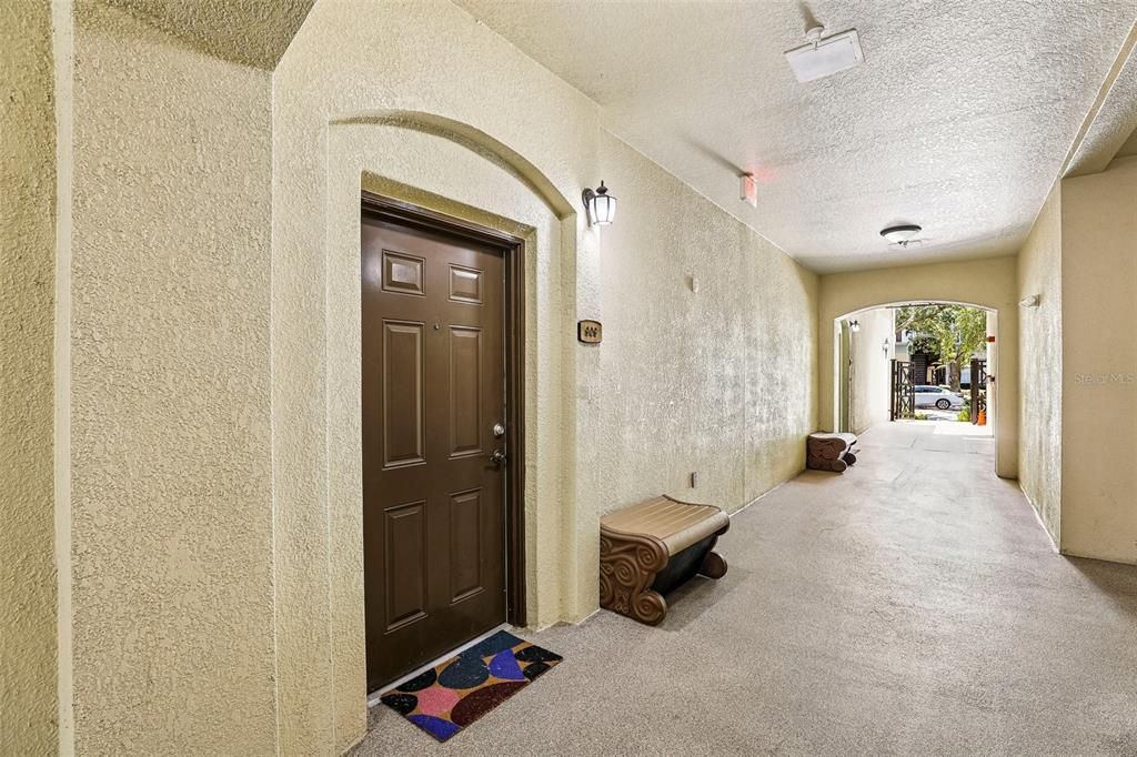 For Sale: $295,000 (2 beds, 2 baths, 1161 Square Feet)