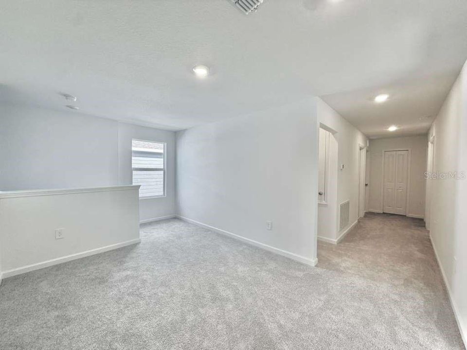 For Sale: $325,000 (6 beds, 3 baths, 2522 Square Feet)