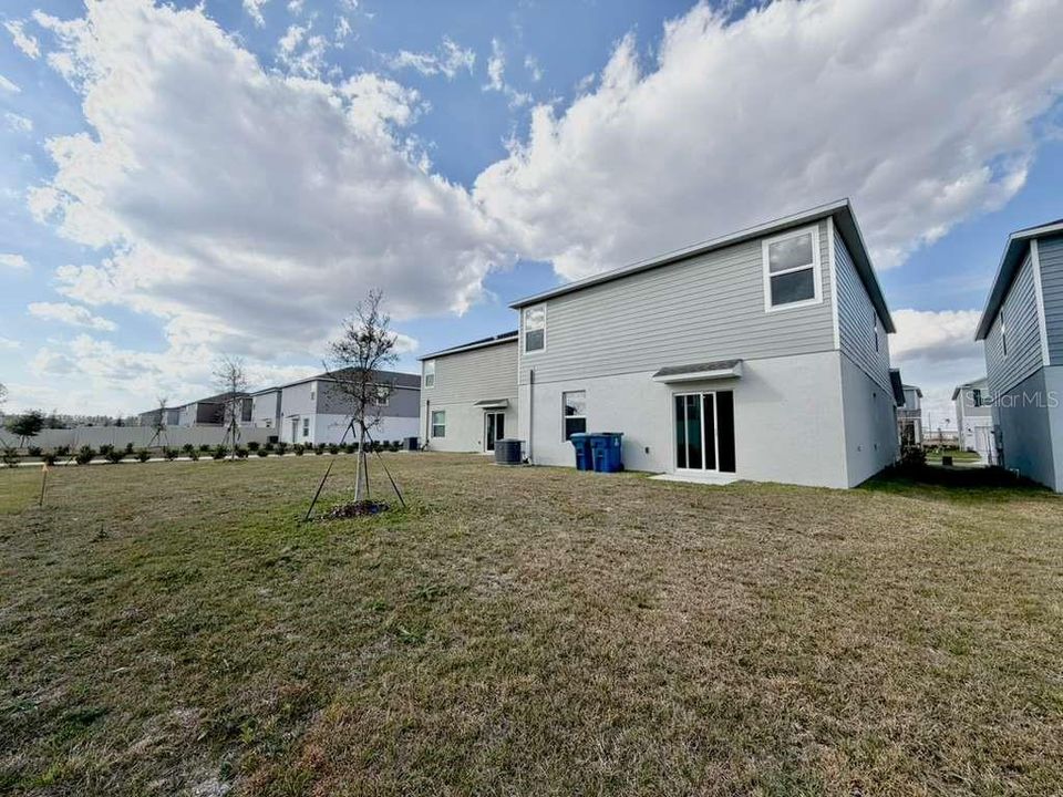 For Sale: $325,000 (6 beds, 3 baths, 2522 Square Feet)