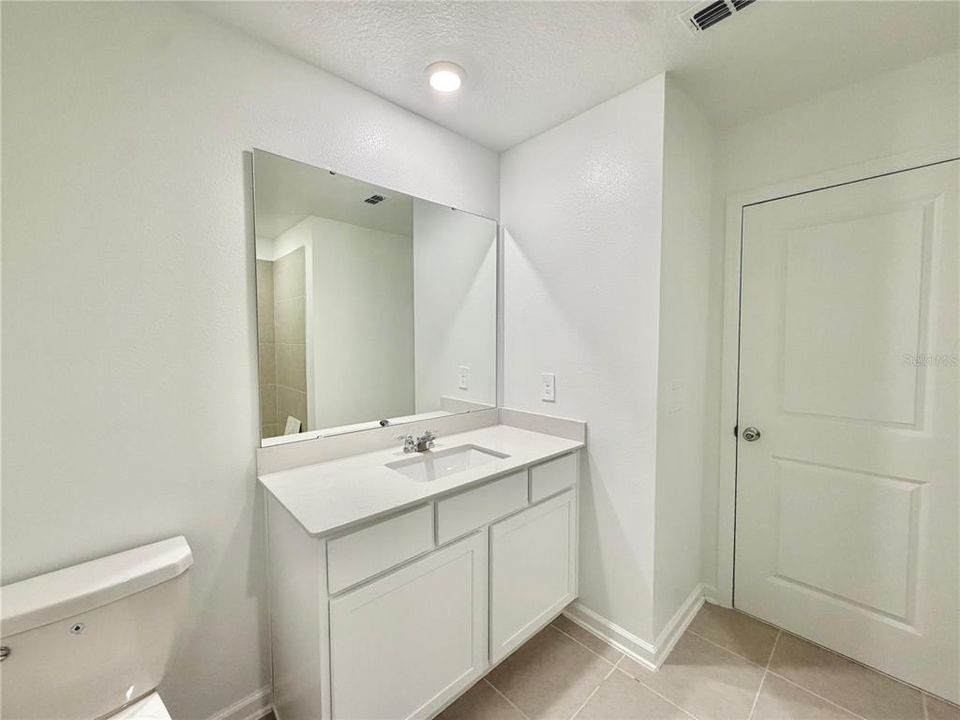 For Sale: $325,000 (6 beds, 3 baths, 2522 Square Feet)
