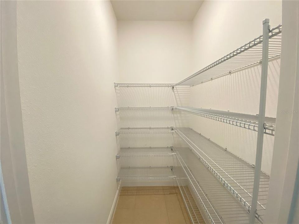 В аренду: $2,435 (4 спален, 3 ванн, 2300 Квадратных фут)