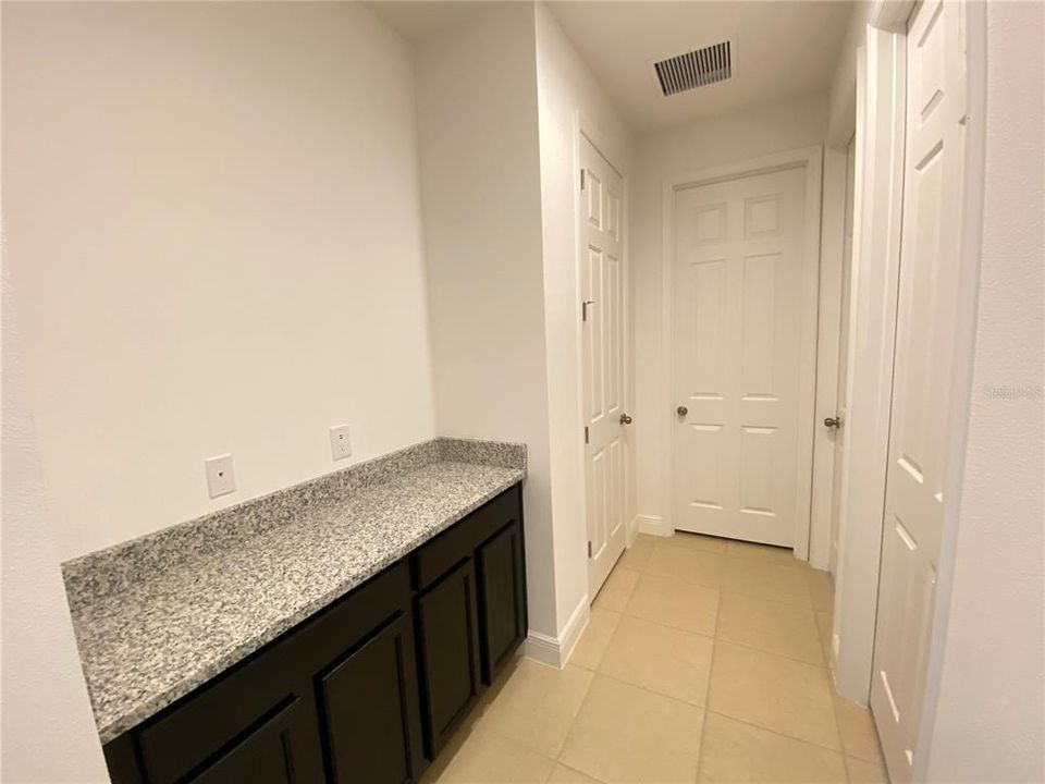 В аренду: $2,435 (4 спален, 3 ванн, 2300 Квадратных фут)